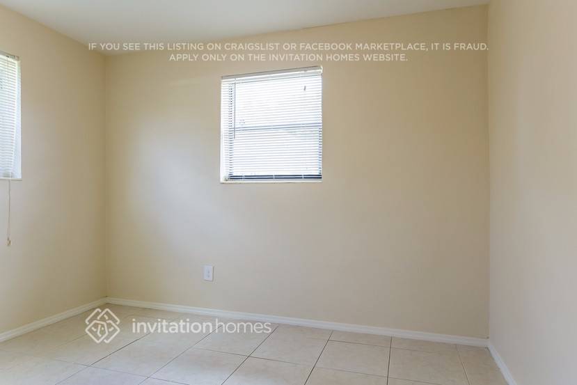 Building Photo - 3101 SW 37th Terrace