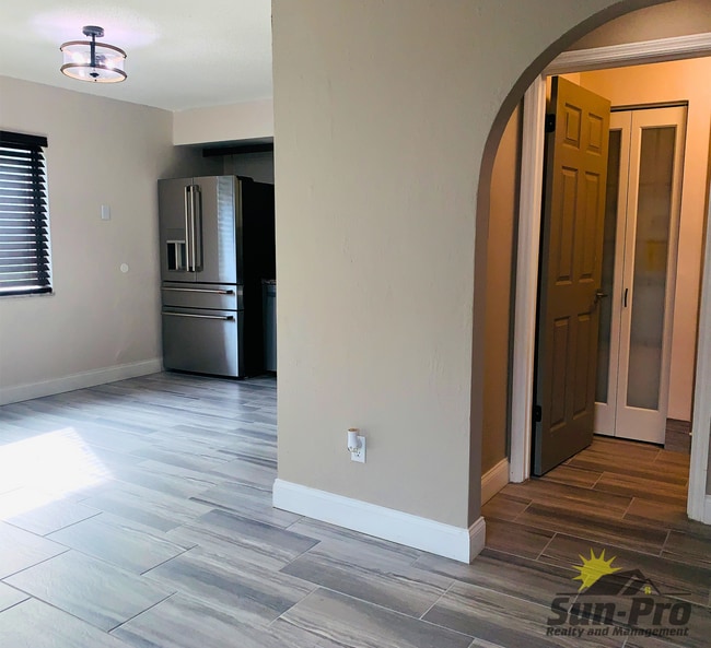 Building Photo - 2089 Oak Meadow Cir