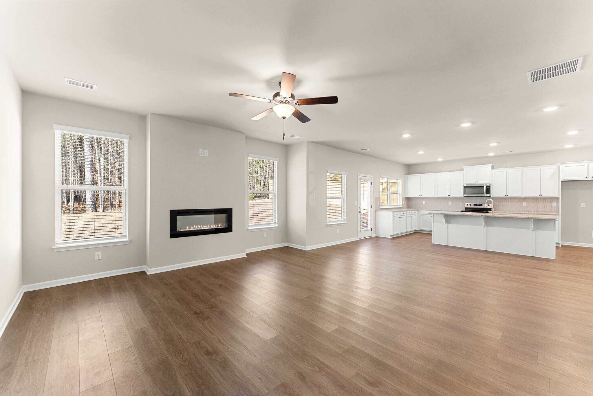 Building Photo - 755 Lakehaven Ln