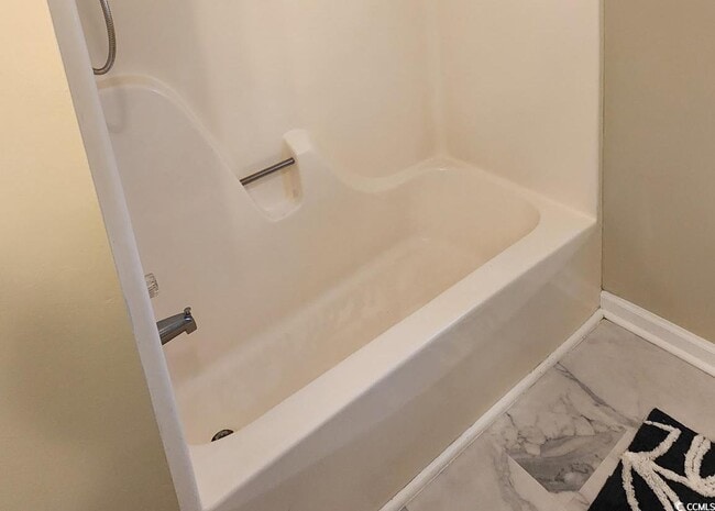 Building Photo - 220 Flag Patch Rd