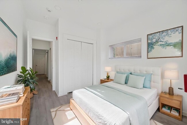 Building Photo - 4926 W Thompson St