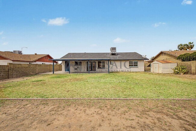 Building Photo - 4837 E Encanto St