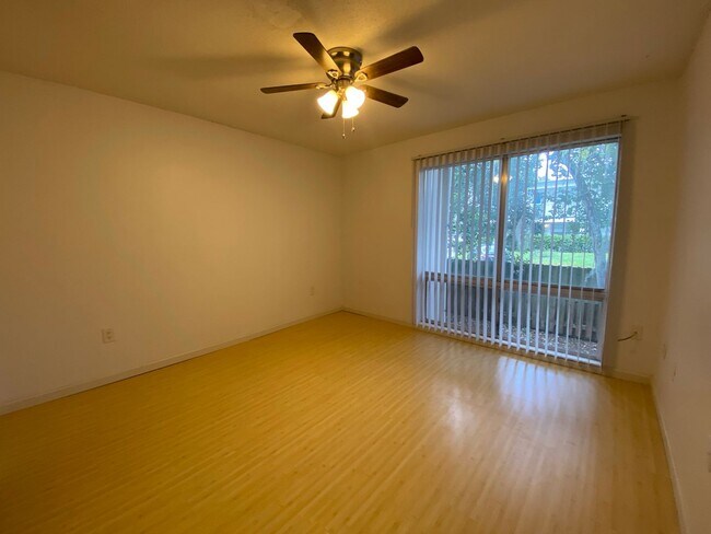 Building Photo - 1700 SW 16th Ct