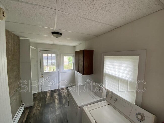 Building Photo - 704 Jessop Pl