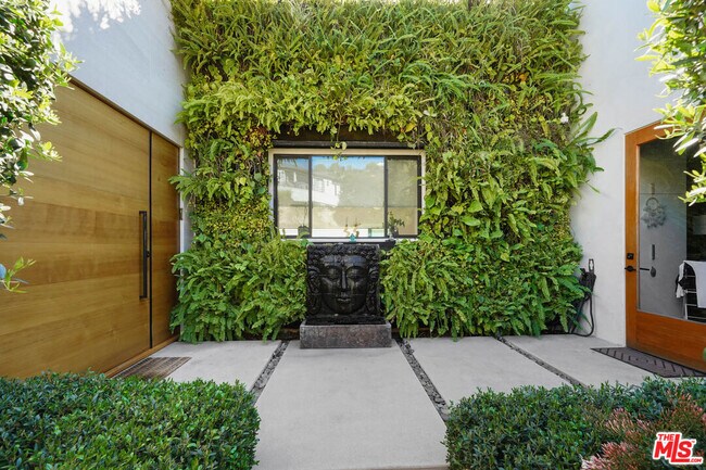 Building Photo - 8242 Hillside Ave