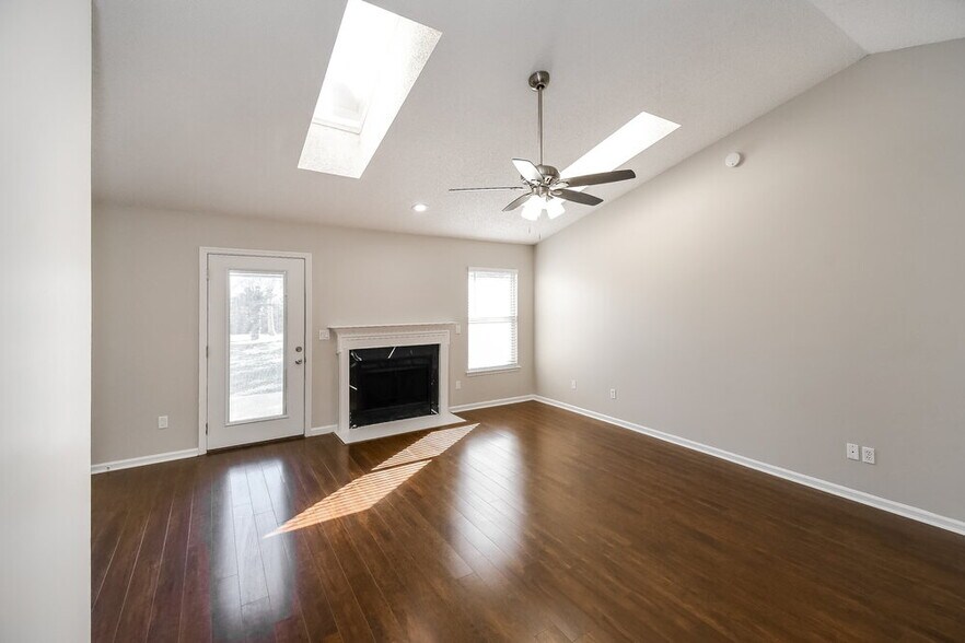 Building Photo - 8442 Sugartree Dr