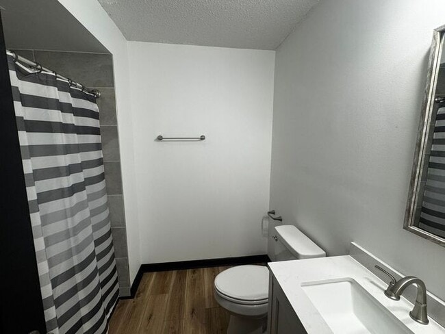 Building Photo - Updated 4 Bedroom Ranch in Established Nei...