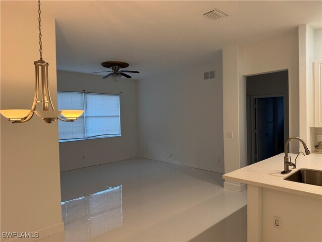 Building Photo - 871 Desoto Blvd S