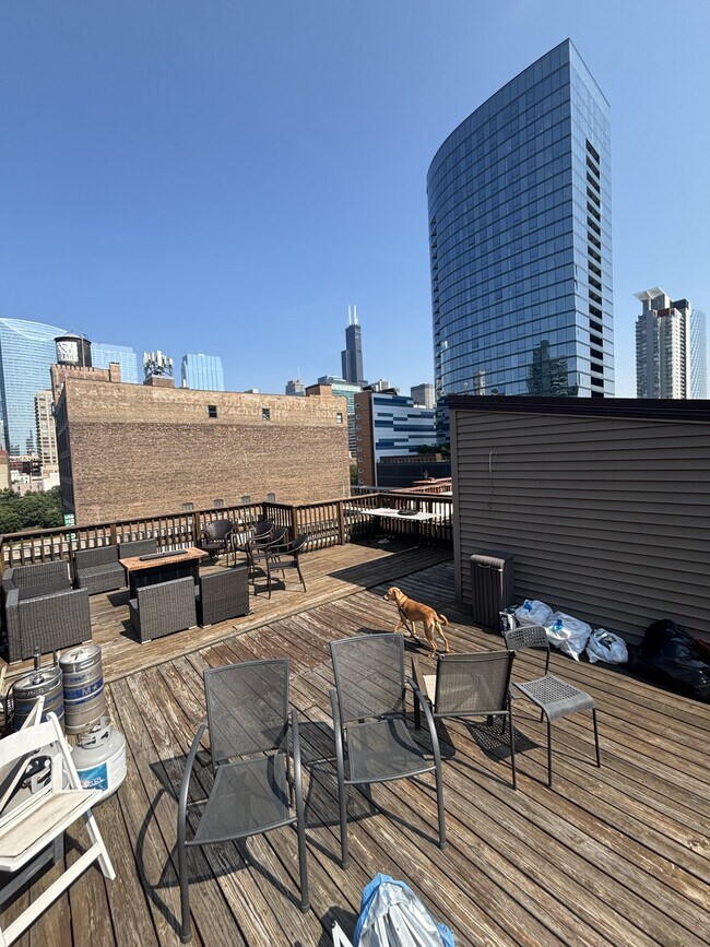 Building Photo - 212 N Halsted St