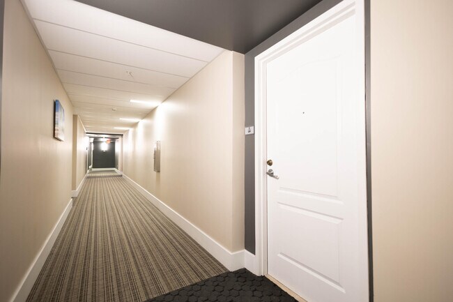 Building Photo - 410 Evernia St