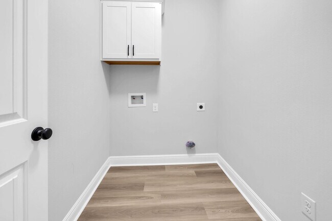 Building Photo - 4603 Jayhawk Dr