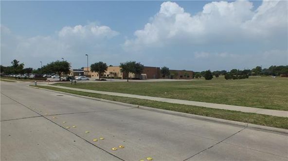 Building Photo - 2401 Brooke Ct