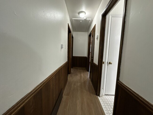 Building Photo - 6528 W Lawn Ave