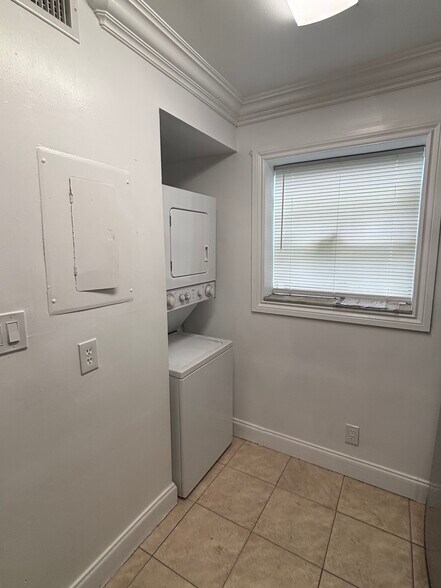 Building Photo - 116 Gardens Dr