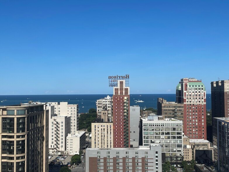 Views - 600 S Dearborn St