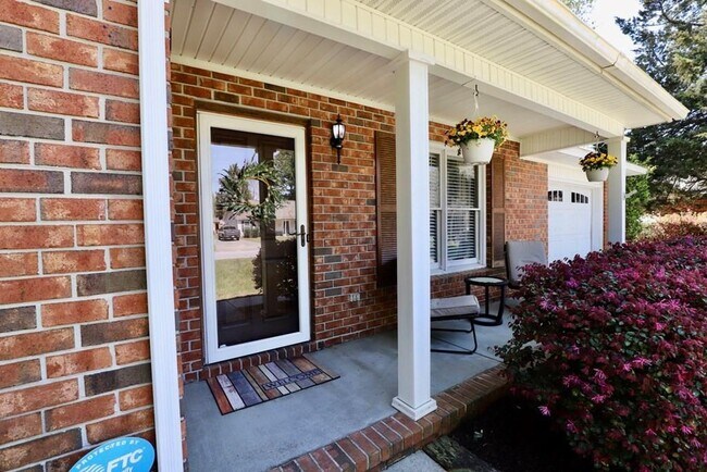 Building Photo - 2415 Edmunds Dr