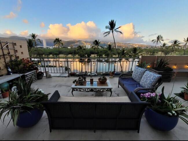 Building Photo - 2415 Ala Wai Blvd