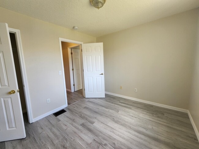 Building Photo - 512 Australian Way