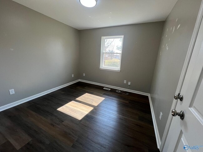 Building Photo - 132 Mandy Dr