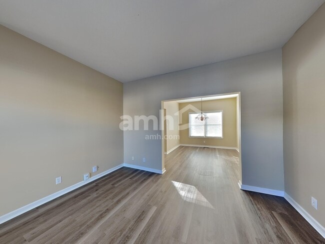 Building Photo - 5745 Turnbull Ct