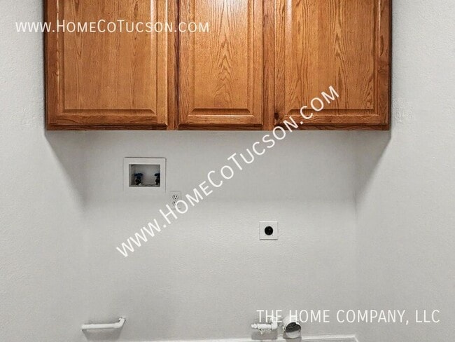 Building Photo - 7117 W Amarante Dr