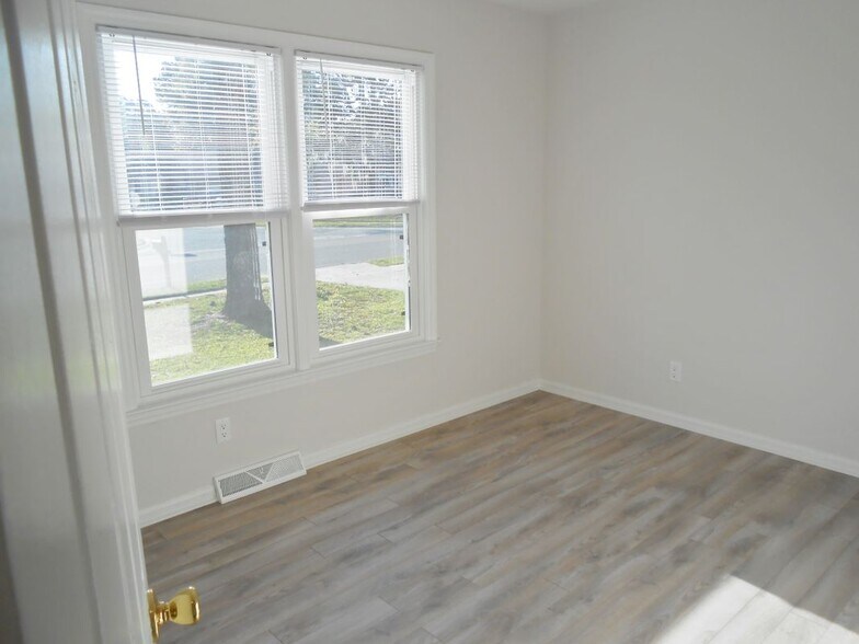 Building Photo - 199 Tall Pines Rd