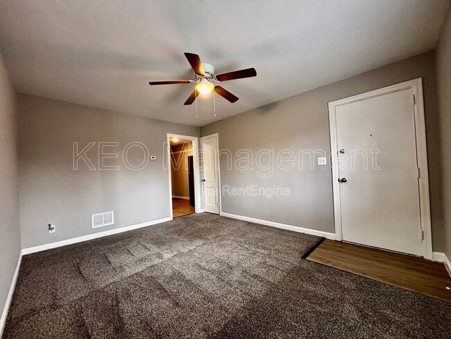 Building Photo - 225 E Xenia Dr