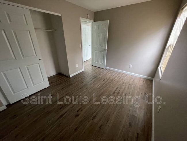Building Photo - 864 Liberty Village Dr