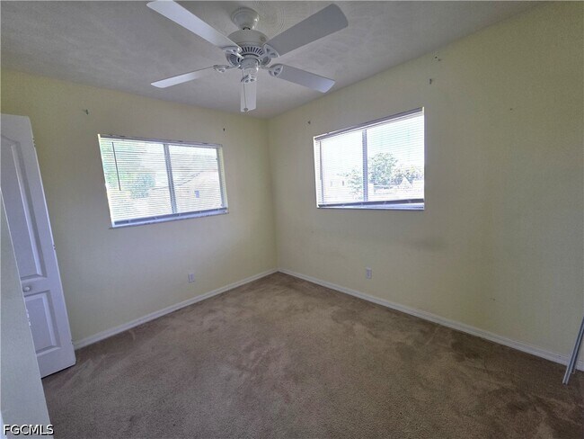 Building Photo - 4614 SW 9th Pl