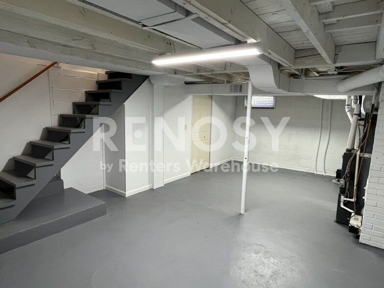 Building Photo - 745 21st St