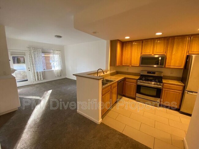 Building Photo - 1465 E Peckham Ln