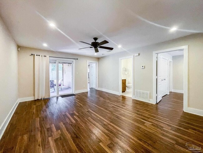 Building Photo - 3300 N Sugartree St