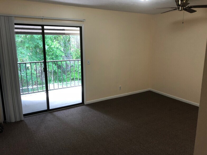 Building Photo - 2108 Northeast 38th Avenue