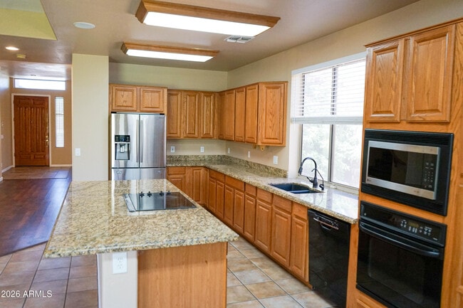 Building Photo - 541 N Danielson Way