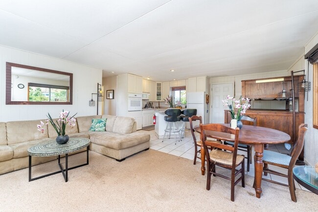 Building Photo - Furnished Luxury Ocean Front Estate in Waianae with Old Hawaii rural setting- 3/5 Luxury, 2 story...