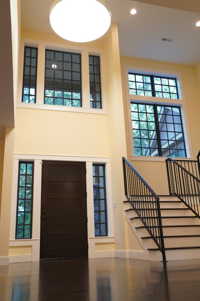 Building Photo - 3839-3136 136th Ave NE