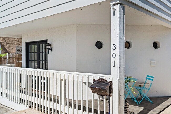 Building Photo - 301 Central Dr