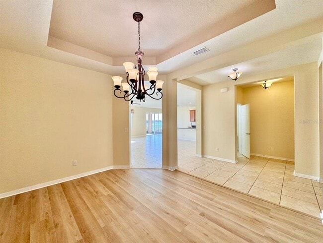 Building Photo - 610 15th Ave NW