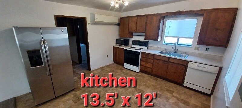 Building Photo - 13244 E 41st Ln