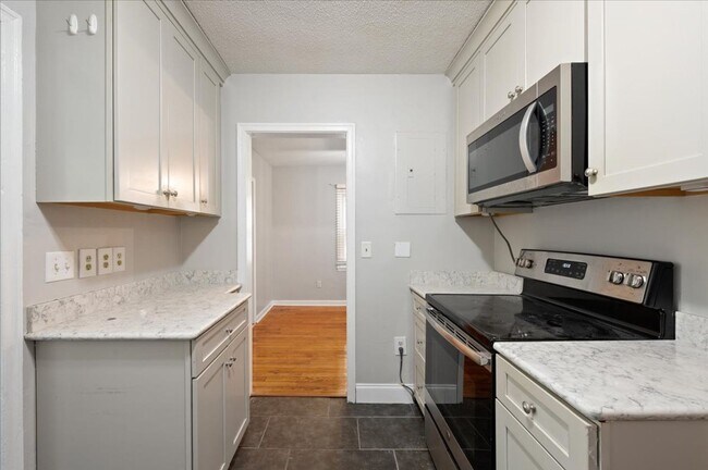 Building Photo - 1702 E 41st St