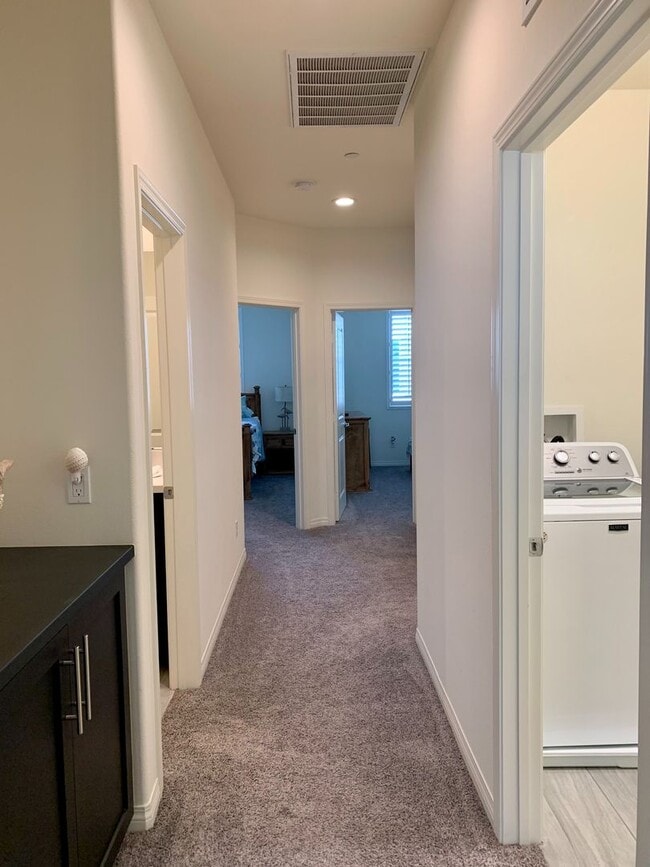 Building Photo - Townhome for rent at Bayside Landing in Im...