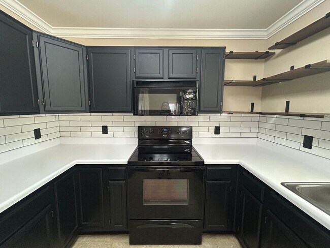 Building Photo - 5988 Vinemont Dr NW