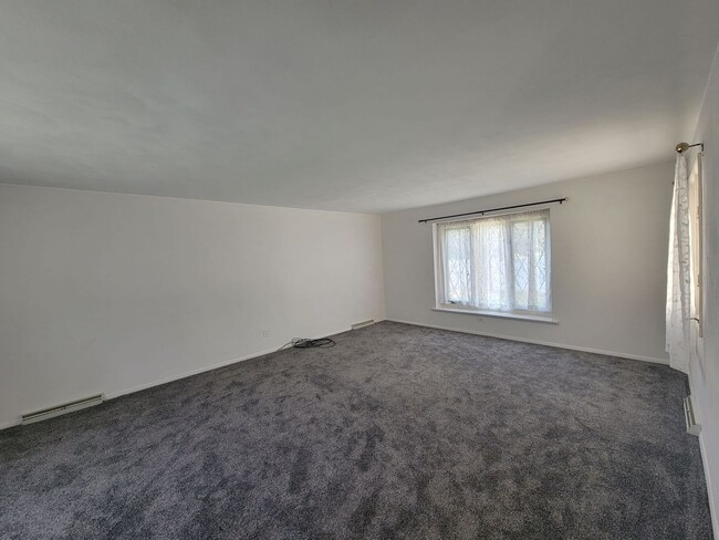 Building Photo - 11 S Sunny Slope Ct