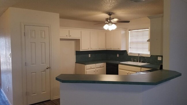 Building Photo - 8413 Uvalde Ave