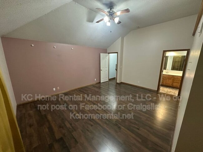 Building Photo - 15139 W 132nd St