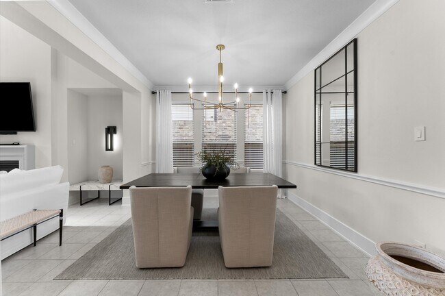 Building Photo - 15026 La Strada Dr