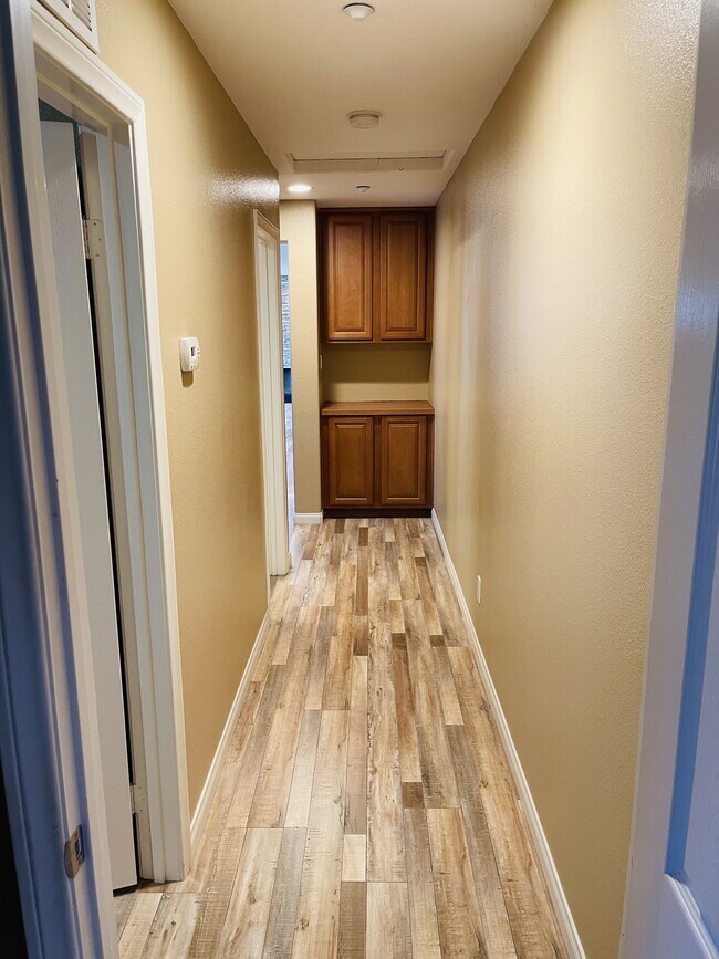 Building Photo - 1351 Isabella Way