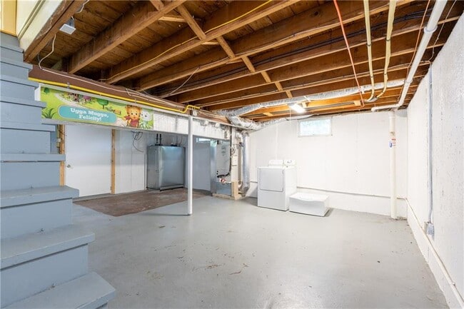 Building Photo - 48 Pleasant St