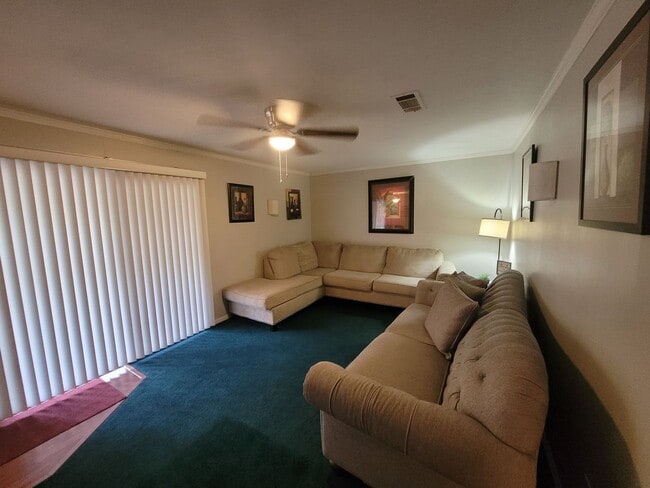 Building Photo - 2-bedroom 1-bath