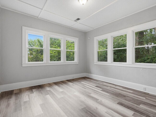 Building Photo - Updated 4-Bed, 2-Bath Home in the Heart of Decatur.